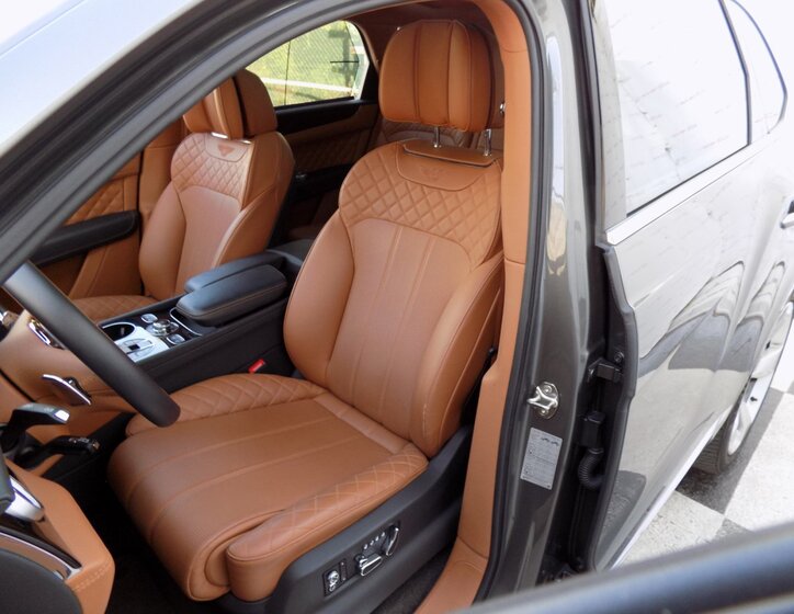 Bentley Bentayga 15