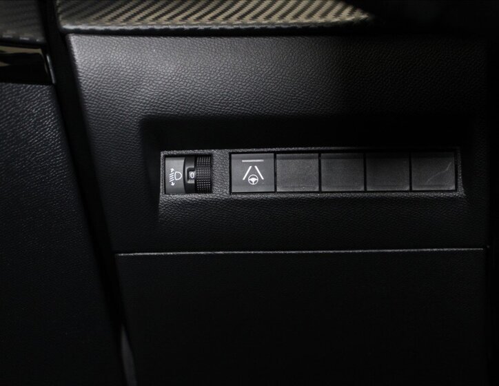 Peugeot 208 Hatchback 1,2 l 74 kw