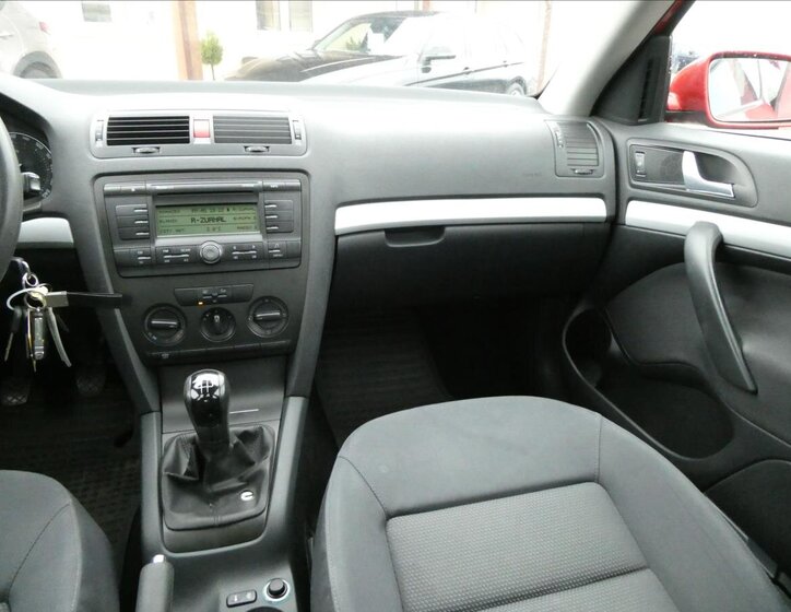 Škoda Octavia Liftback 1,6 l 75 kw