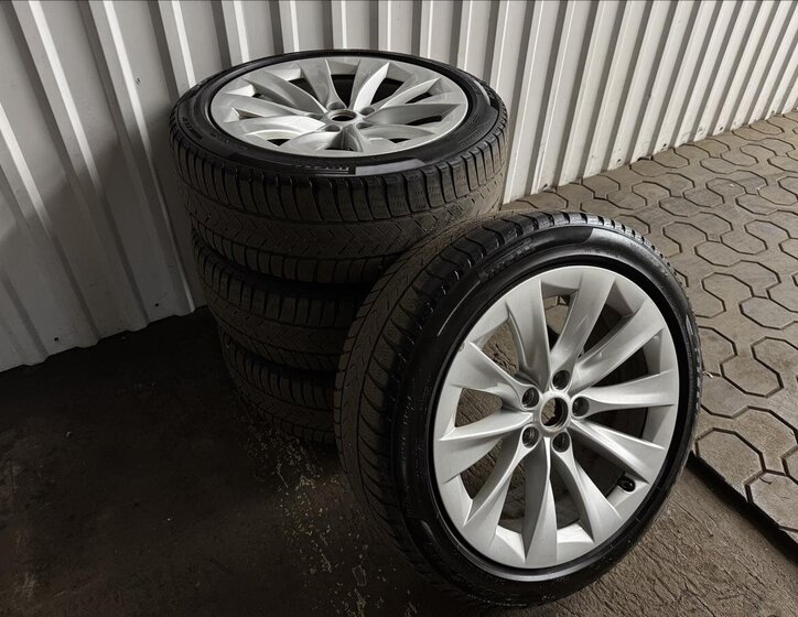 Tesla Model S Liftback 0,0 311 kw