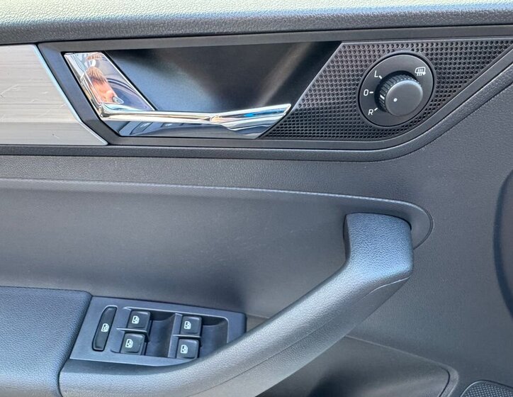 Škoda Rapid Hatchback 999,0 81 kw