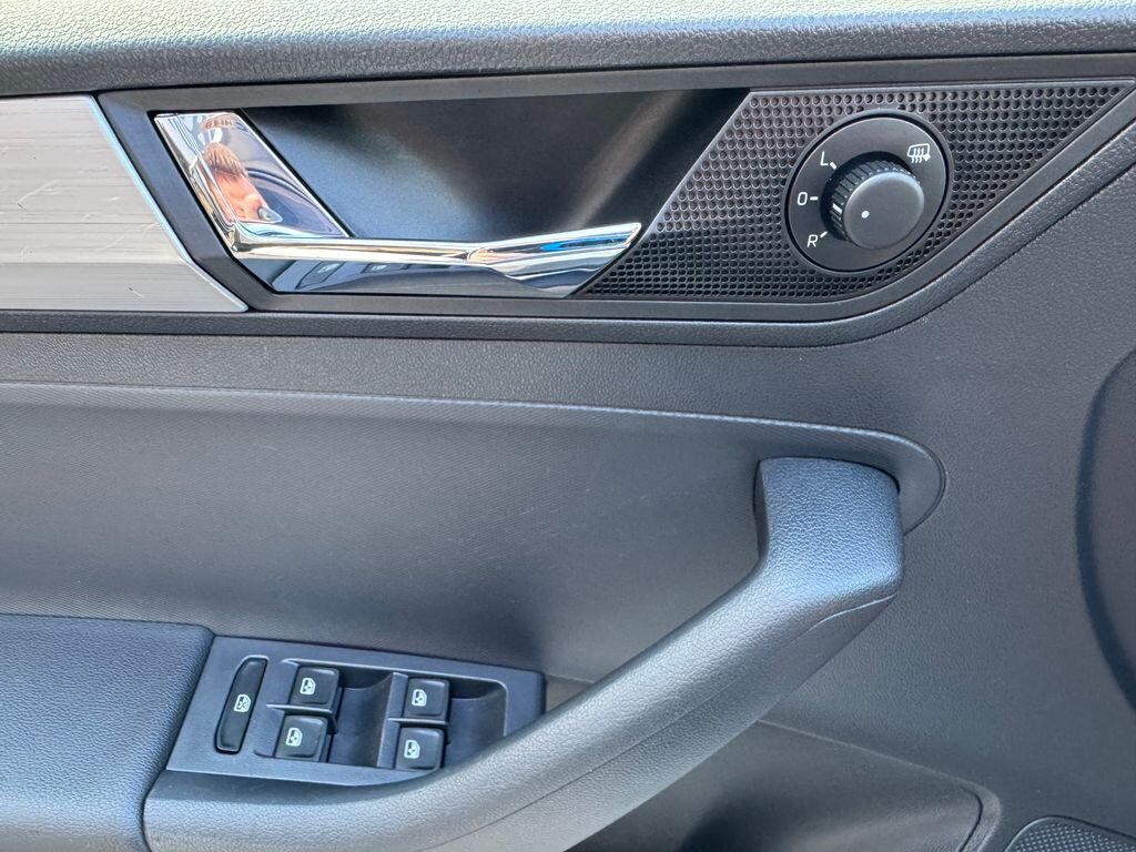 Škoda Rapid Hatchback 999,0 81 kw