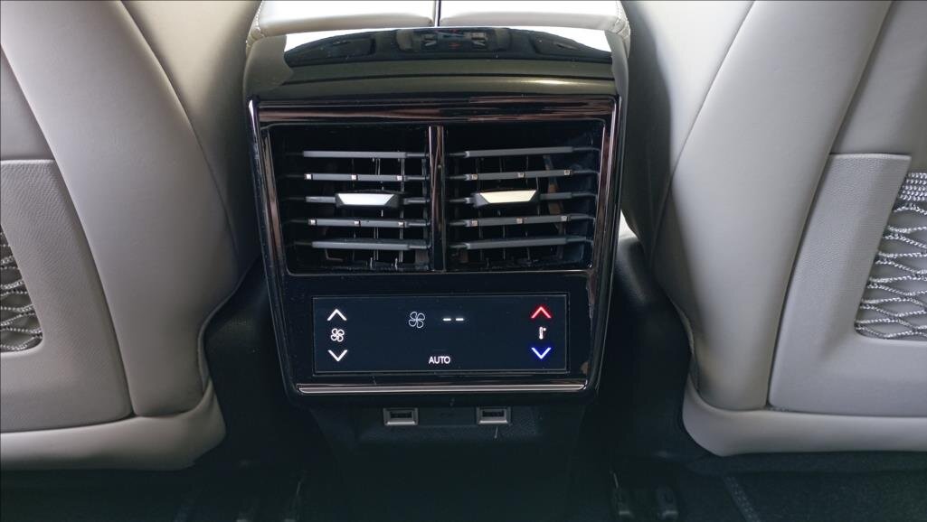 DS Automobiles DS7 SUV 1,6 l 147 kw