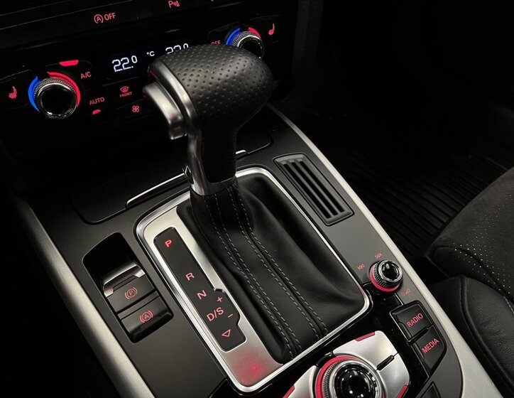 Audi A4 Kombi 2,0 l 140 kw