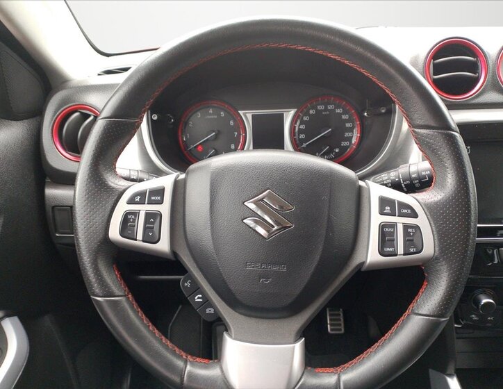 Suzuki Vitara 11