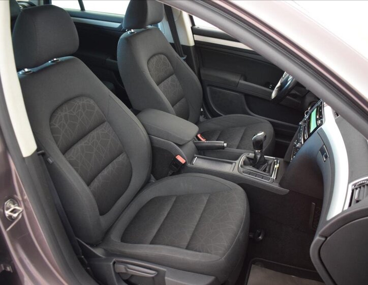 Škoda Superb Kombi 1,8 l 118 kw