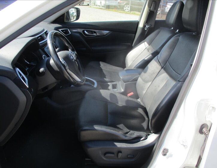 Nissan X-Trail SUV 1,6 l 96 kw