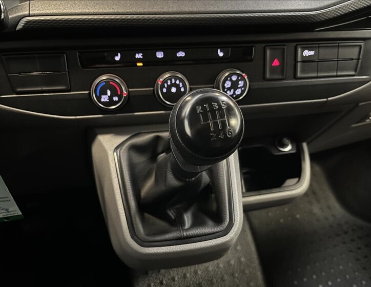 Volkswagen Transporter 16