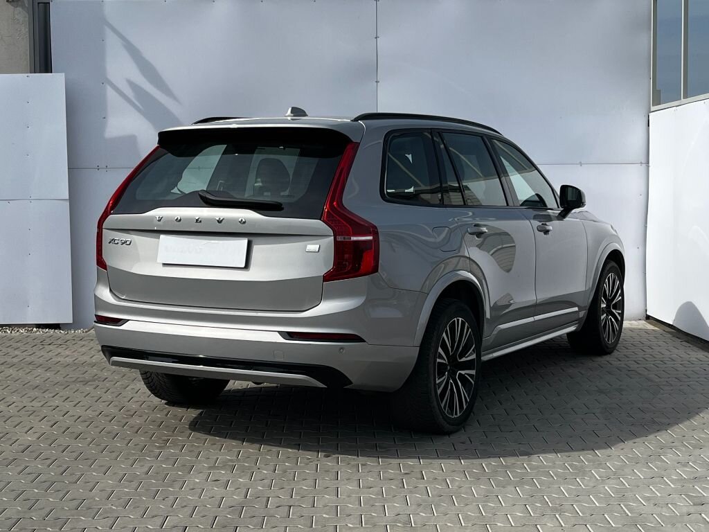 Volvo XC90 SUV / Terénní 2,0 l 335 kw