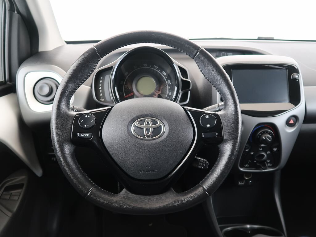 Toyota Aygo Hatchback 998,0 53 kw