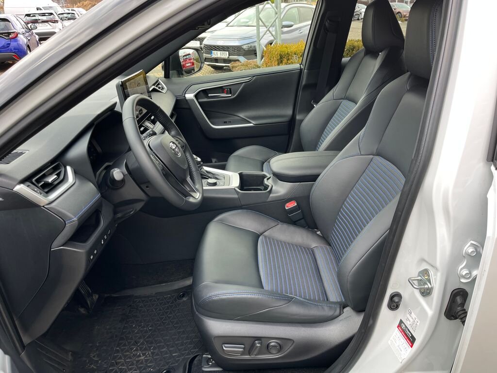 Toyota RAV4 SUV 2,5 l 131 kw