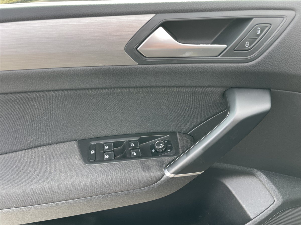 Volkswagen Touran MPV 2,0 l 110 kw