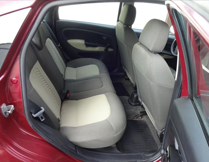 Fiat Linea Sedan / Limuzína 1,4 l 57 kw