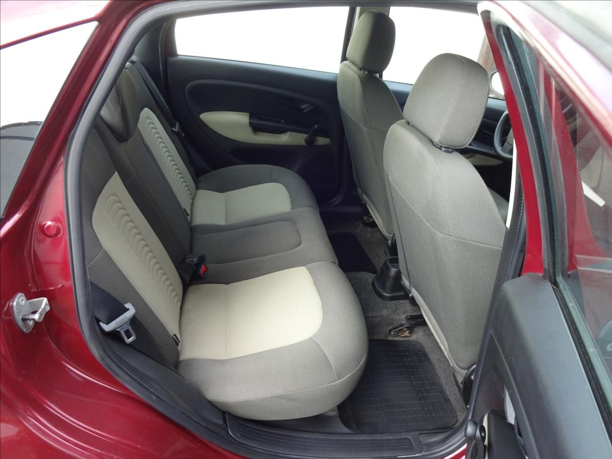 Fiat Linea Sedan / Limuzína 1,4 l 57 kw