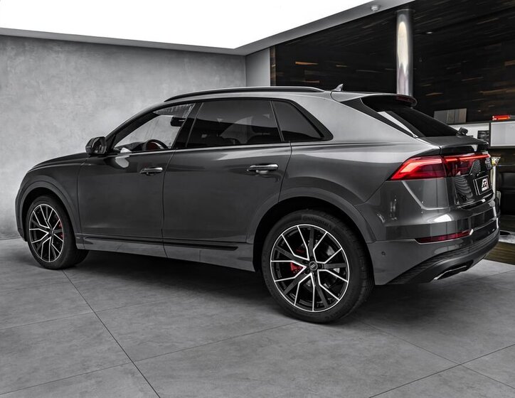 Audi Q8 SUV / Terénní 3,0 l 210 kw