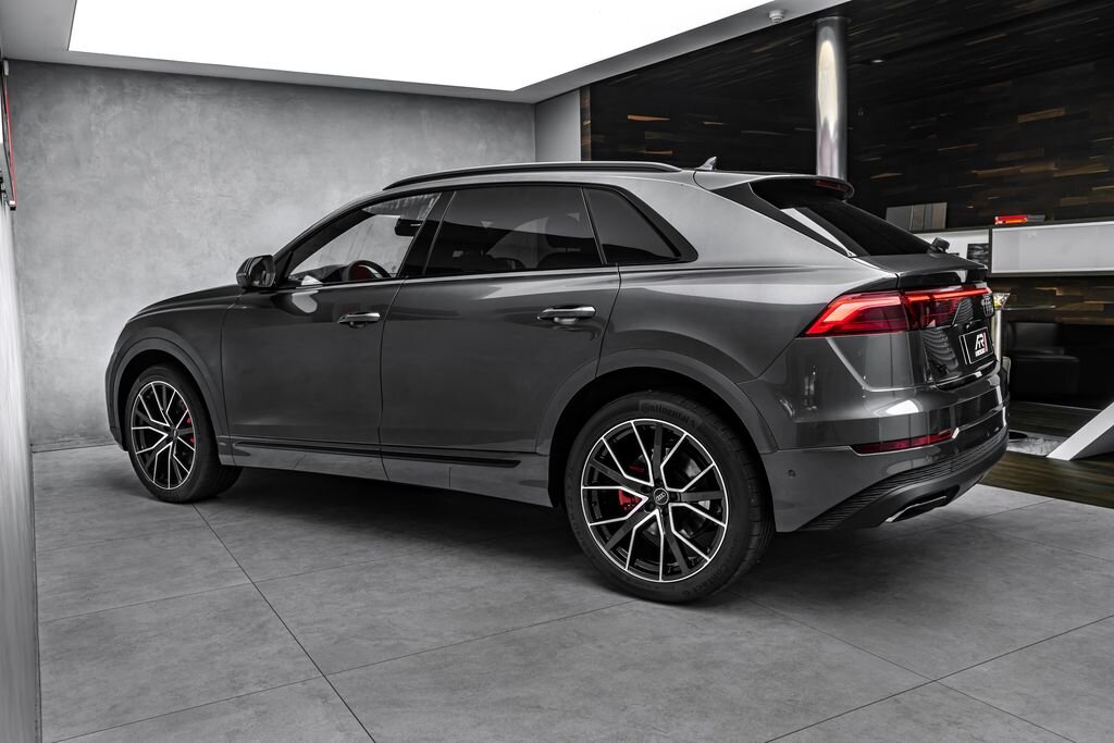 Audi Q8 SUV / Terénní 3,0 l 210 kw