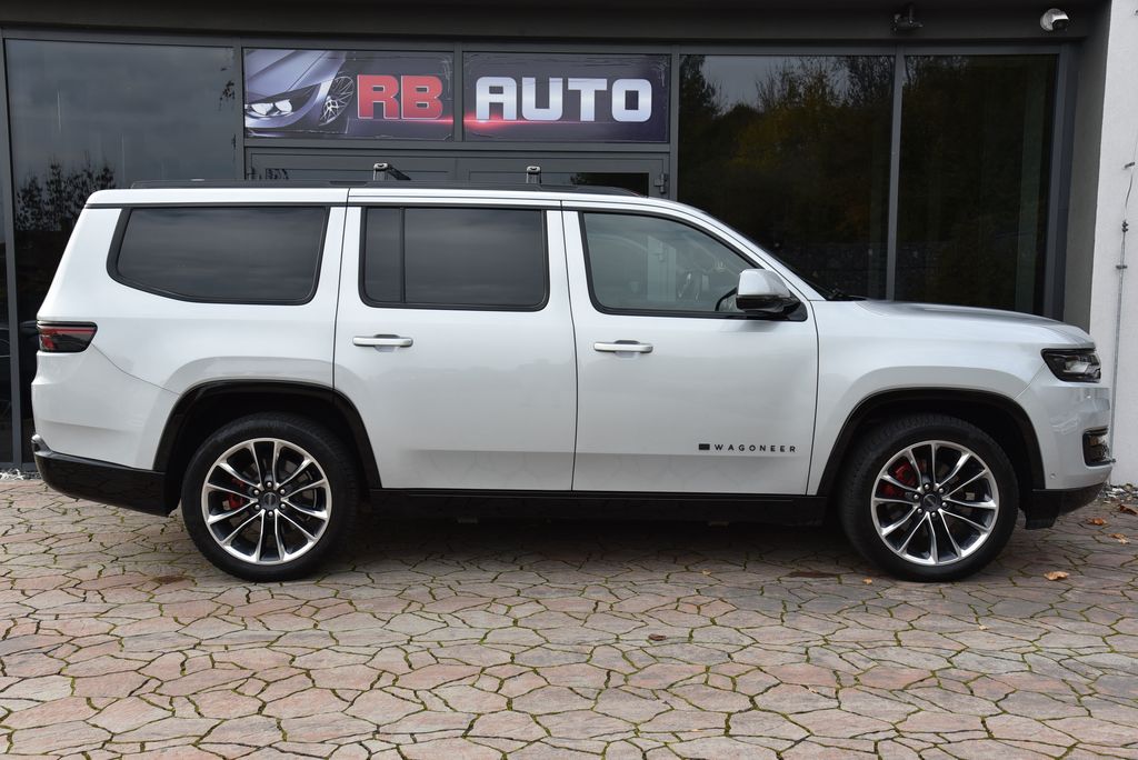 Jeep Wagoneer