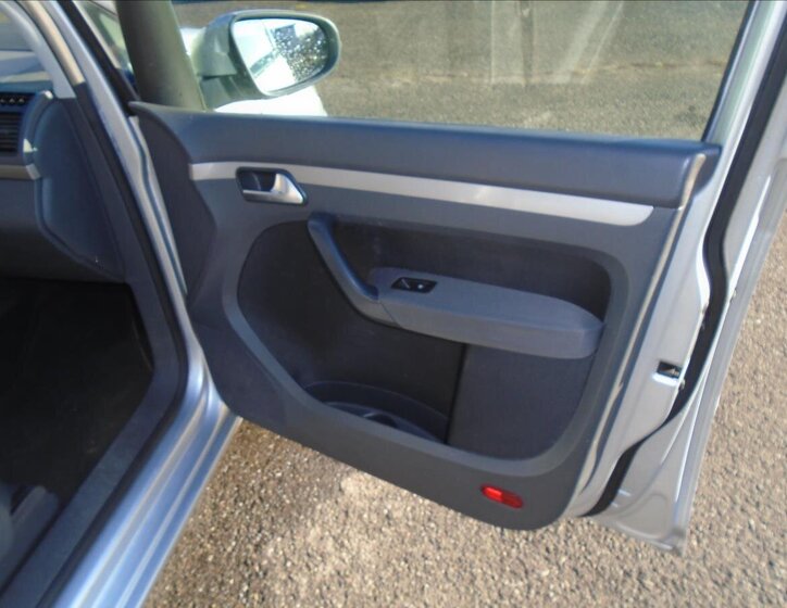 Volkswagen Touran 19