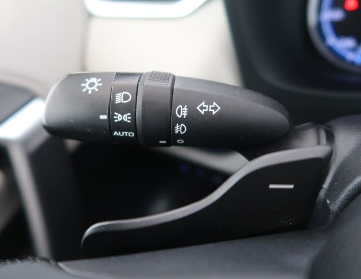 Toyota RAV4 SUV / Terénní 2,5 l 131 kw