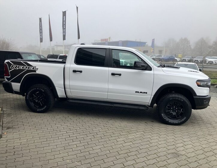 Dodge RAM Pick-up 3,0 l 313 kw