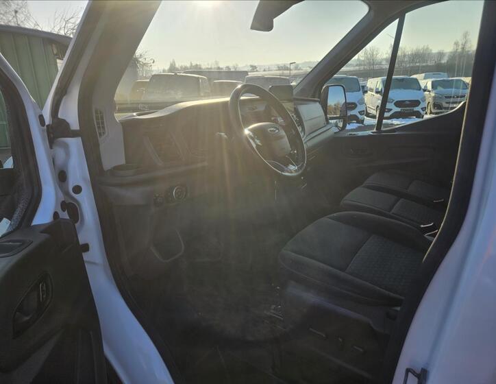 Ford Transit 9
