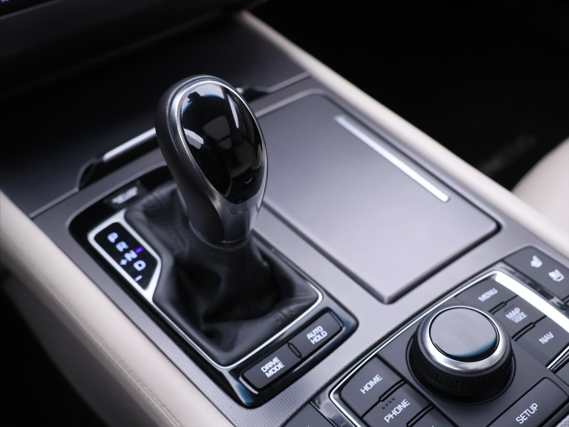 Hyundai Genesis Sedan / Limuzína 3,8 l 232 kw