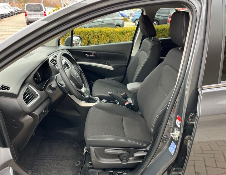 Suzuki SX4 S-Cross 13