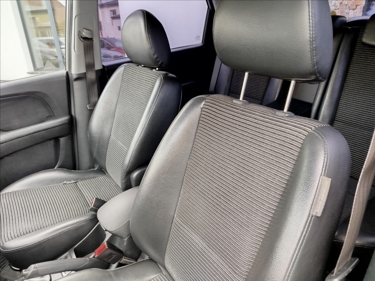 KIA Sportage SUV / Terénní 2,0 l 103 kw