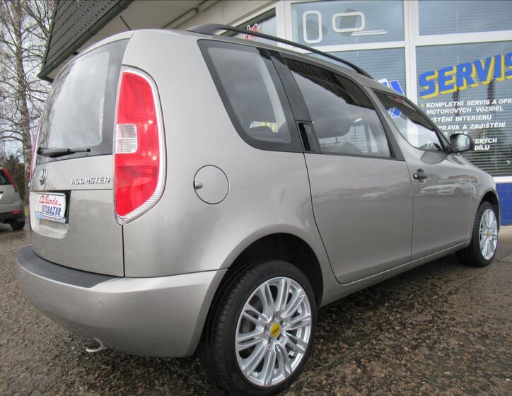 Škoda Roomster Hatchback 1,2 l 51 kw