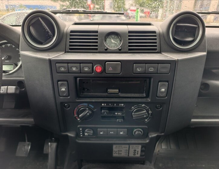 Land Rover Defender Ostatní 2,2 l 90 kw