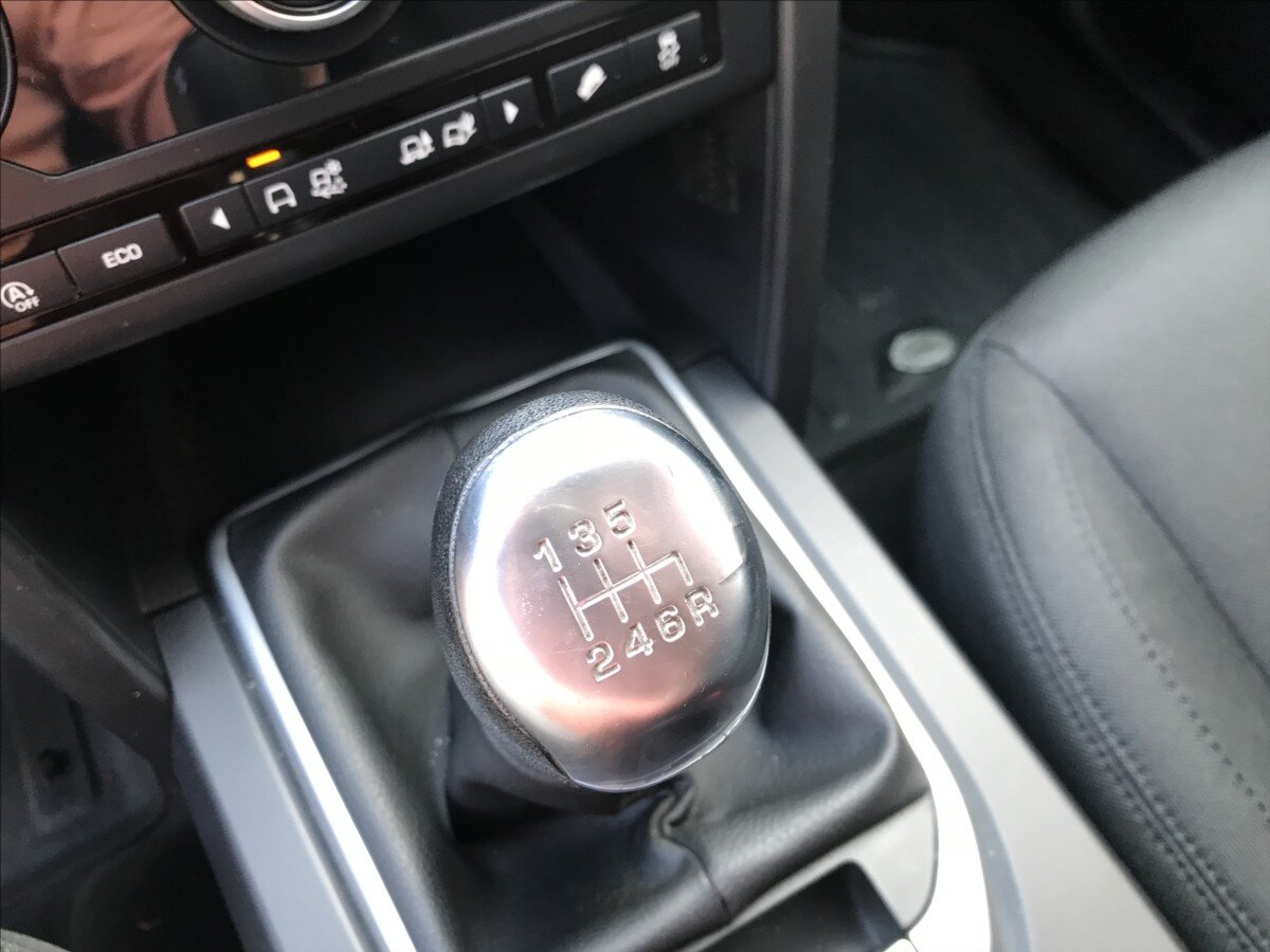 Land Rover Discovery Sport SUV / Terénní 2,0 l 110 kw