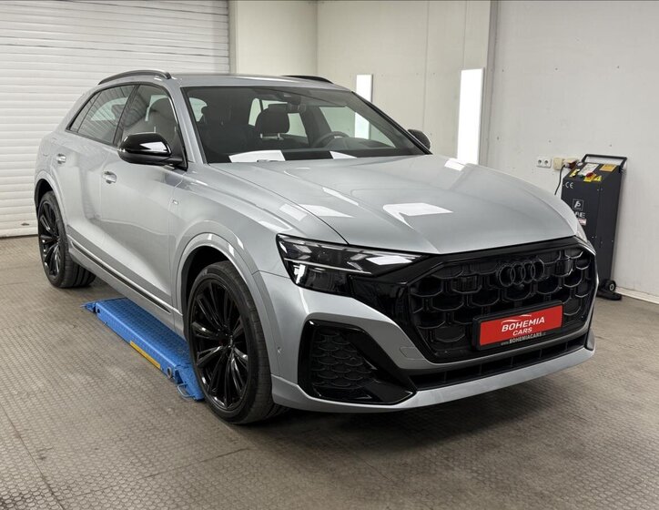 Audi Q8 SUV 3,0 l 210 kw