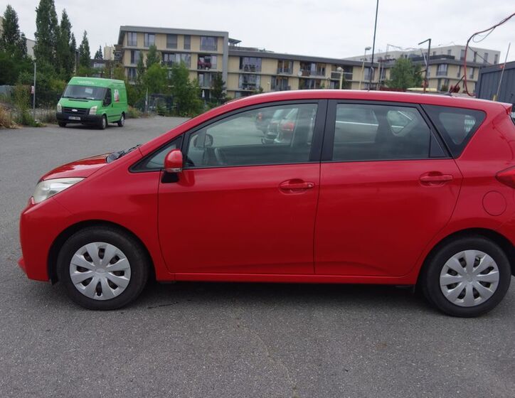 Toyota Corolla Verso 4