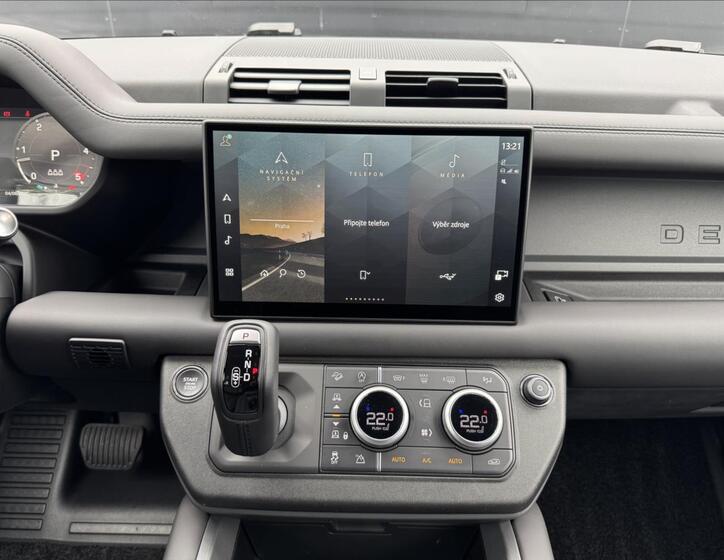 Land Rover Defender 15