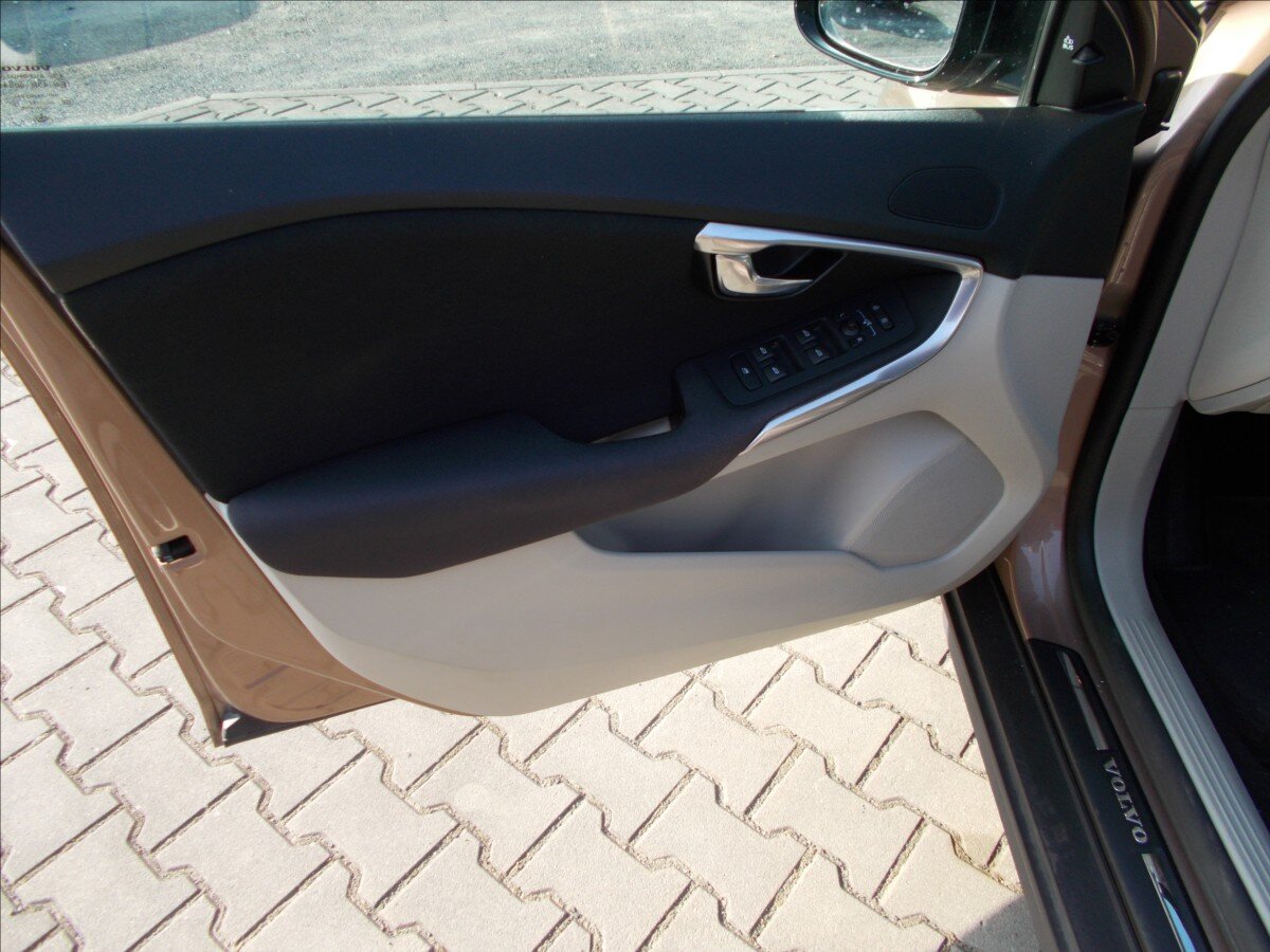 Volvo V40 Hatchback 2,0 l 88 kw