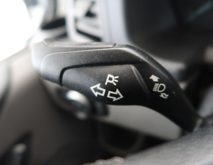 Ford Transit Custom Skříň 2,0 l 77 kw