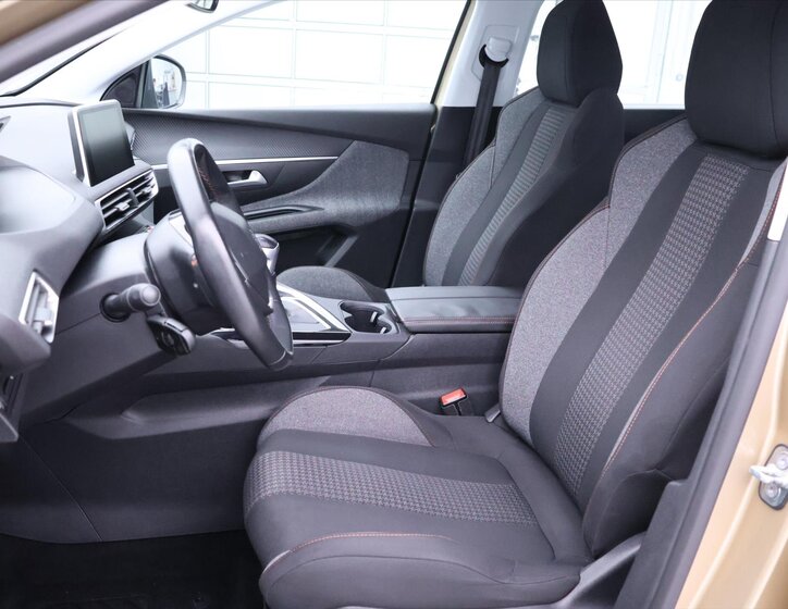 Peugeot 5008 SUV / Terénní 1,2 l 96 kw