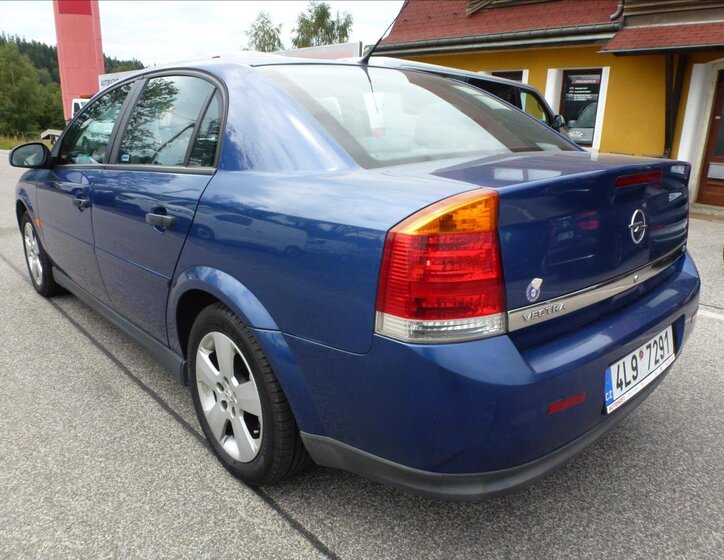 Opel Vectra Sedan / Limuzína 1,8 l 90 kw