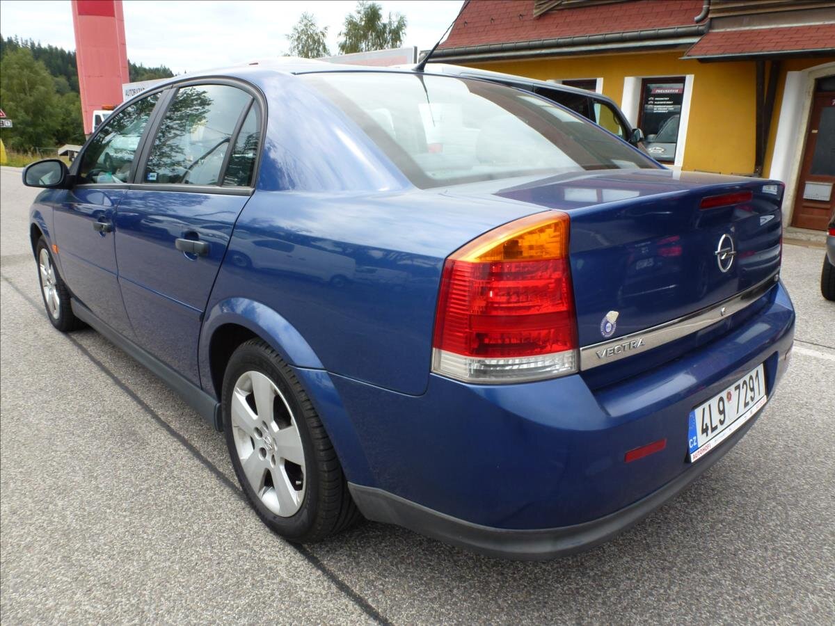 Opel Vectra Sedan / Limuzína 1,8 l 90 kw