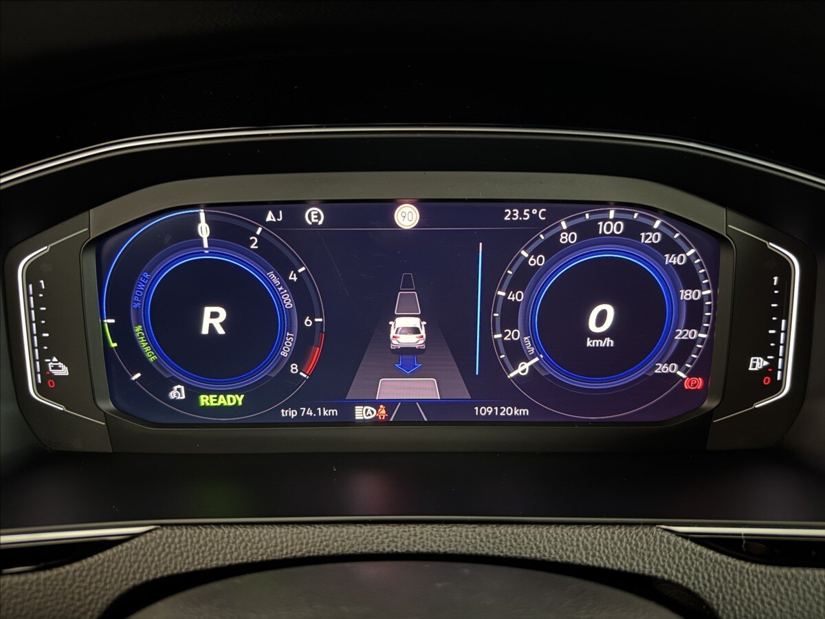 Volkswagen Passat Kombi 1,4 l 160 kw