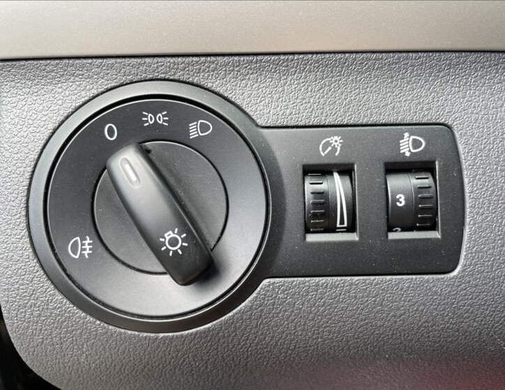 Volkswagen Touran MPV 1,6 l 66 kw