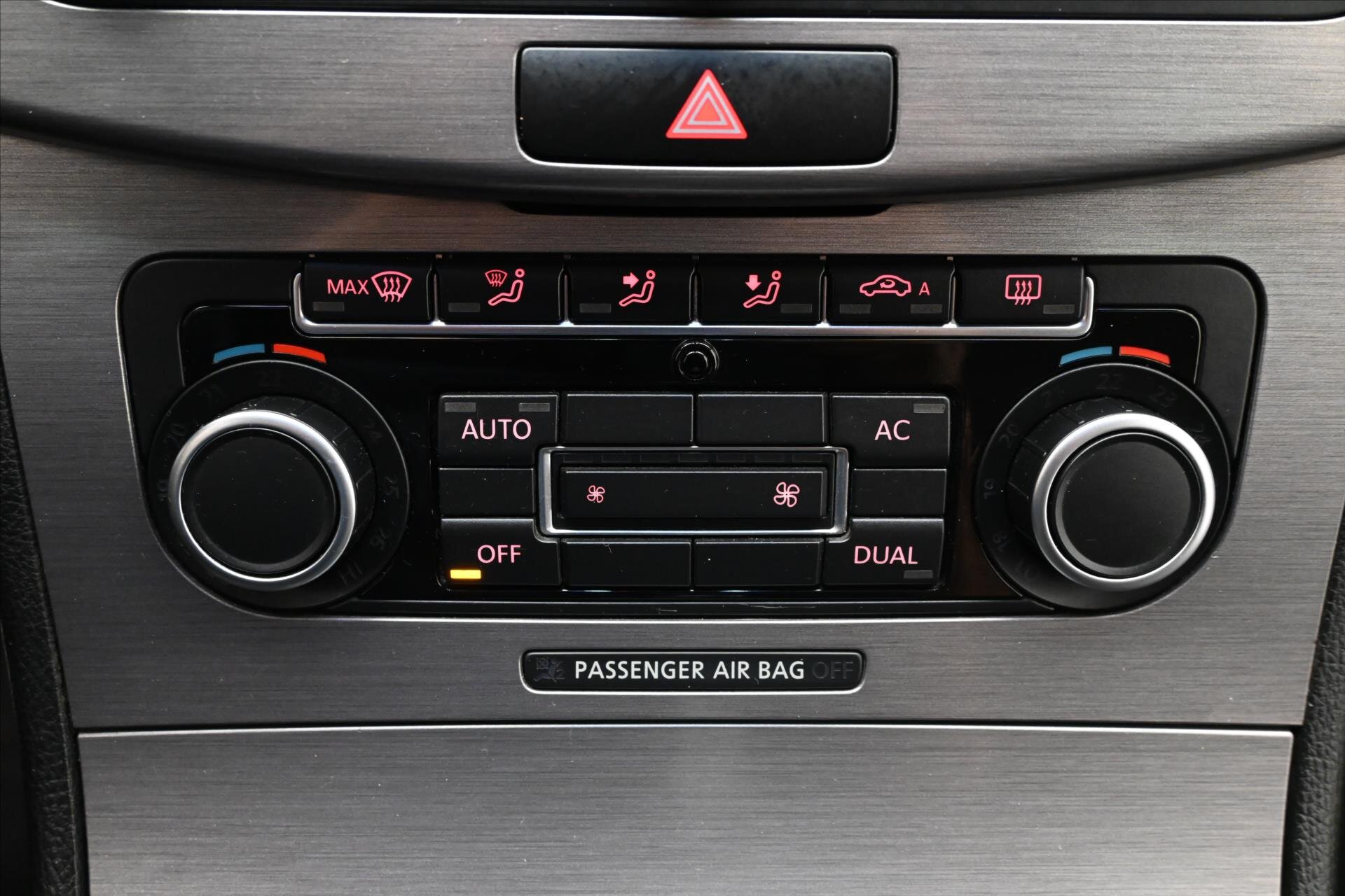 Volkswagen Passat Kombi 1,6 l 77 kw