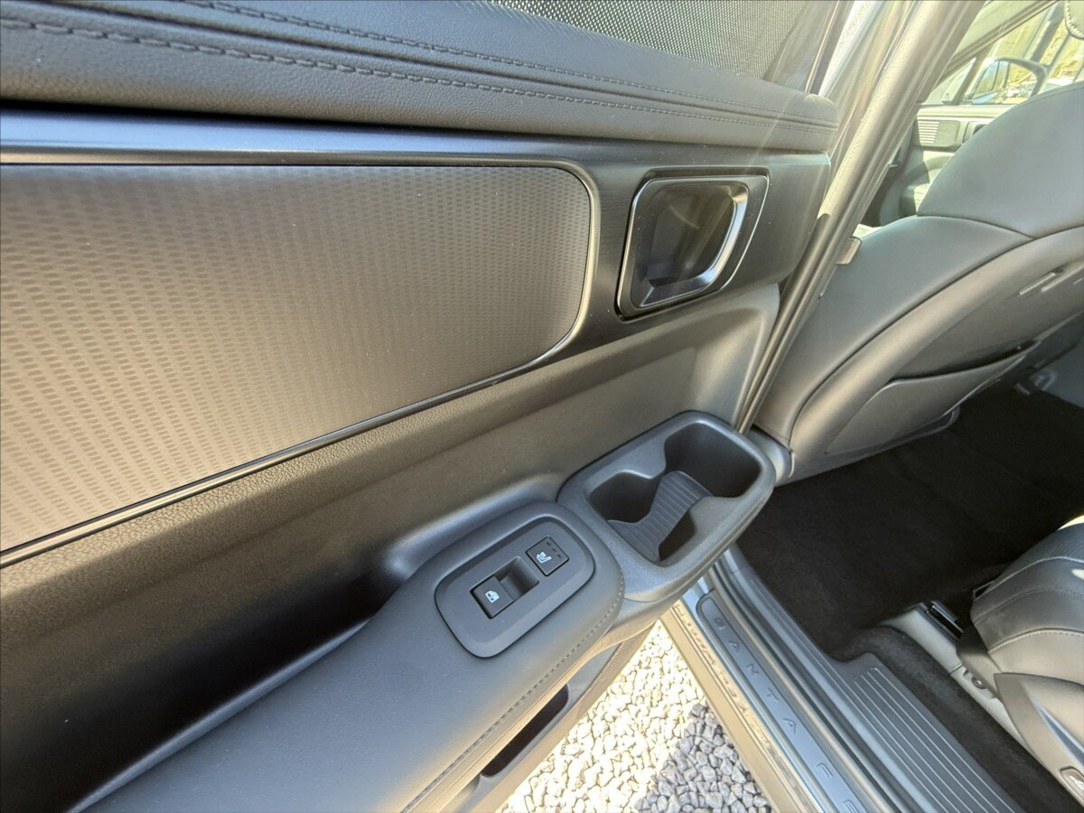 Hyundai Santa Fe SUV / Terénní 1,6 l 185 kw