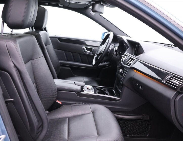 Mercedes-Benz Třídy E Sedan 3,0 l 195 kw