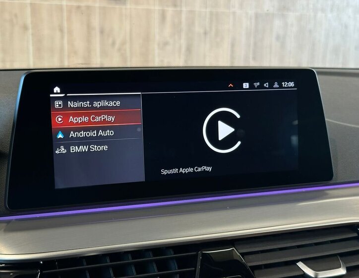 BMW Řada 5 Kombi 3,0 l 195 kw