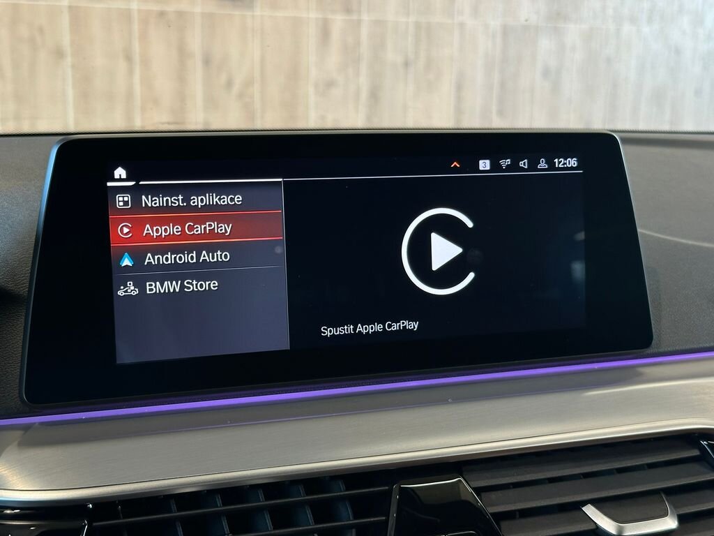 BMW Řada 5 Kombi 3,0 l 195 kw