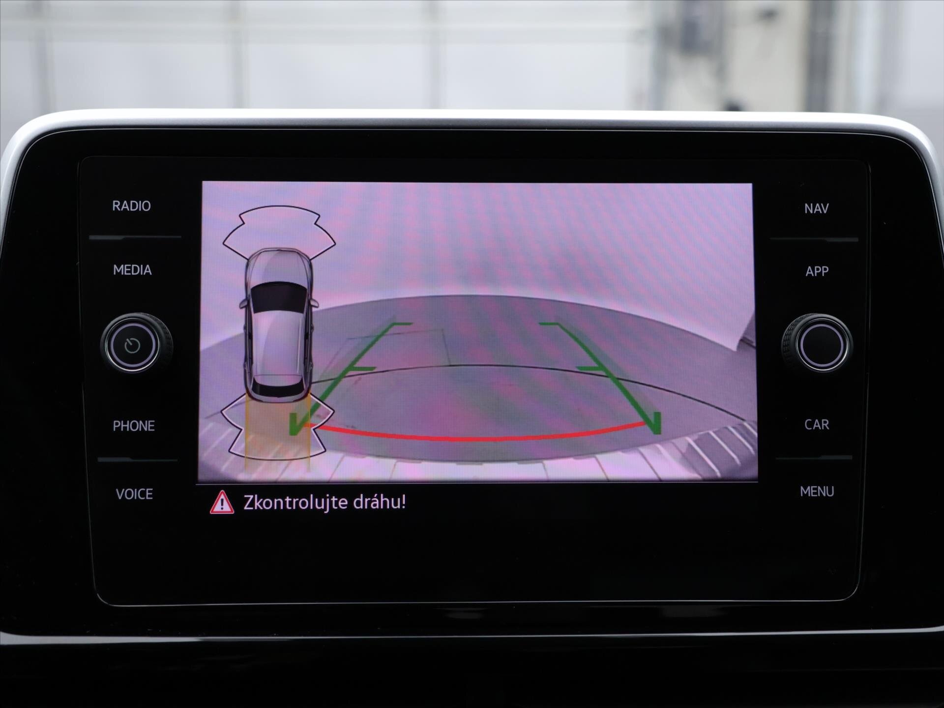 Volkswagen T-Roc SUV / Terénní 2,0 l 110 kw