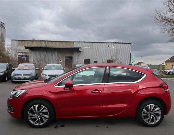 DS Automobiles DS4 Hatchback 1,6 l 88 kw