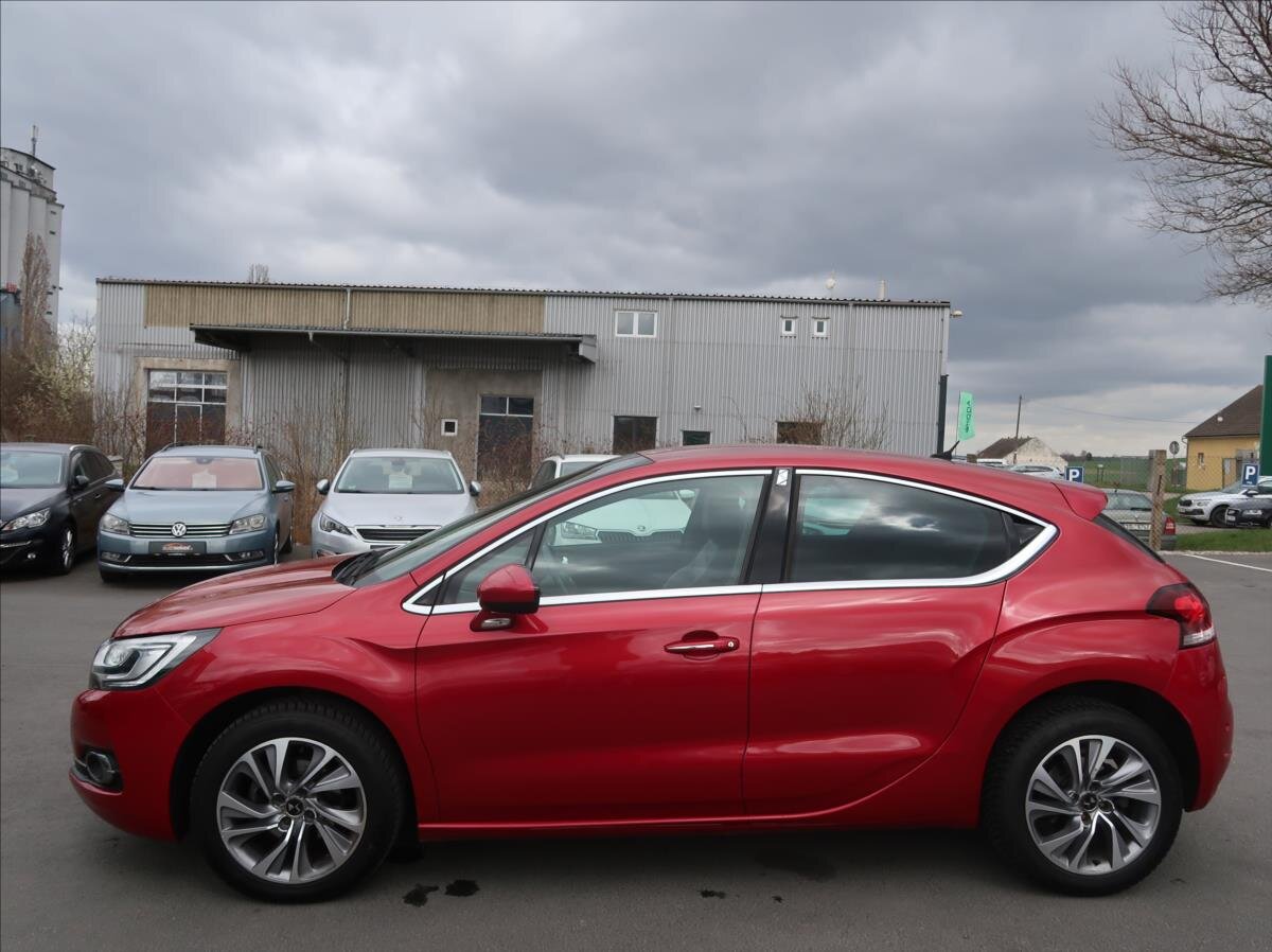 DS Automobiles DS4 Hatchback 1,6 l 88 kw