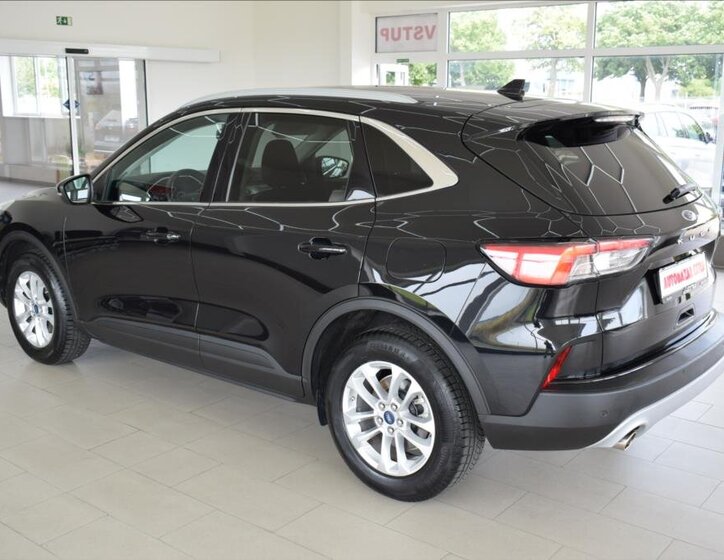 Ford Kuga SUV / Terénní 1,5 l 110 kw